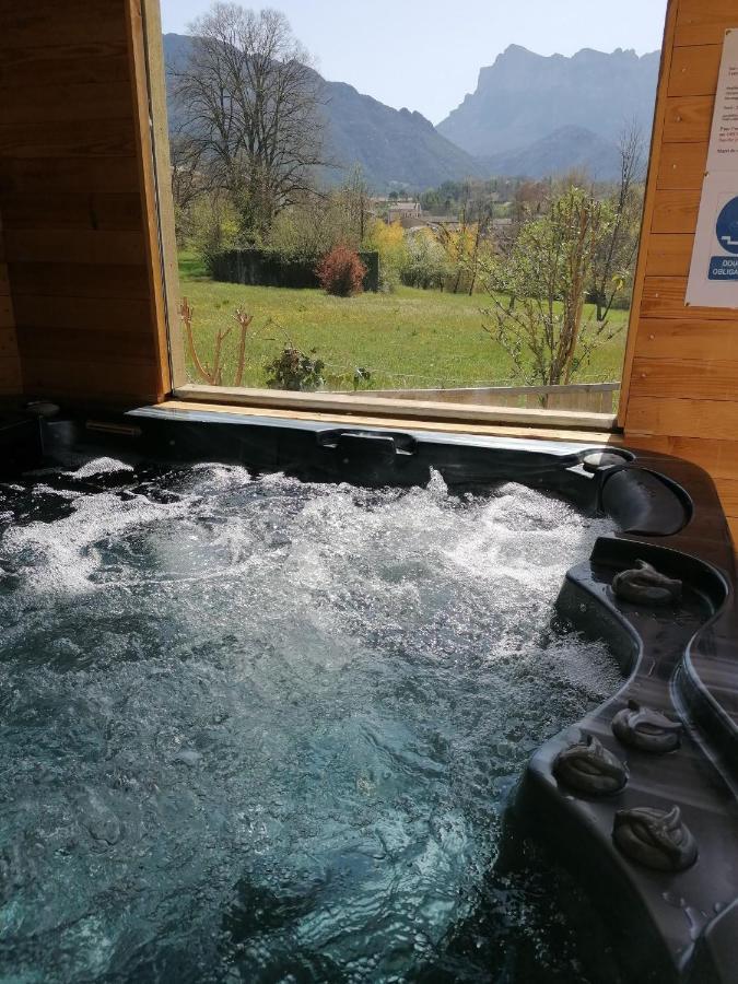 Bed and Breakfast Chambre Avec Jacuzzi Privatif "Le Pecher" Saillans  Exteriér fotografie