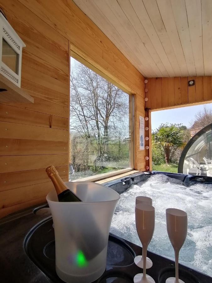 Bed and Breakfast Chambre Avec Jacuzzi Privatif "Le Pecher" Saillans  Exteriér fotografie